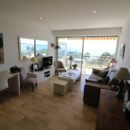 2 Bedroom With Pool. Amazing View. Mirandole.